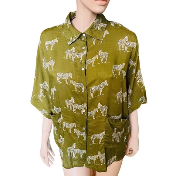 NEW MDM Top Animal Print Zebra Green Shirt Blouse Size Large Short Sleeves - Picture 5 of 13